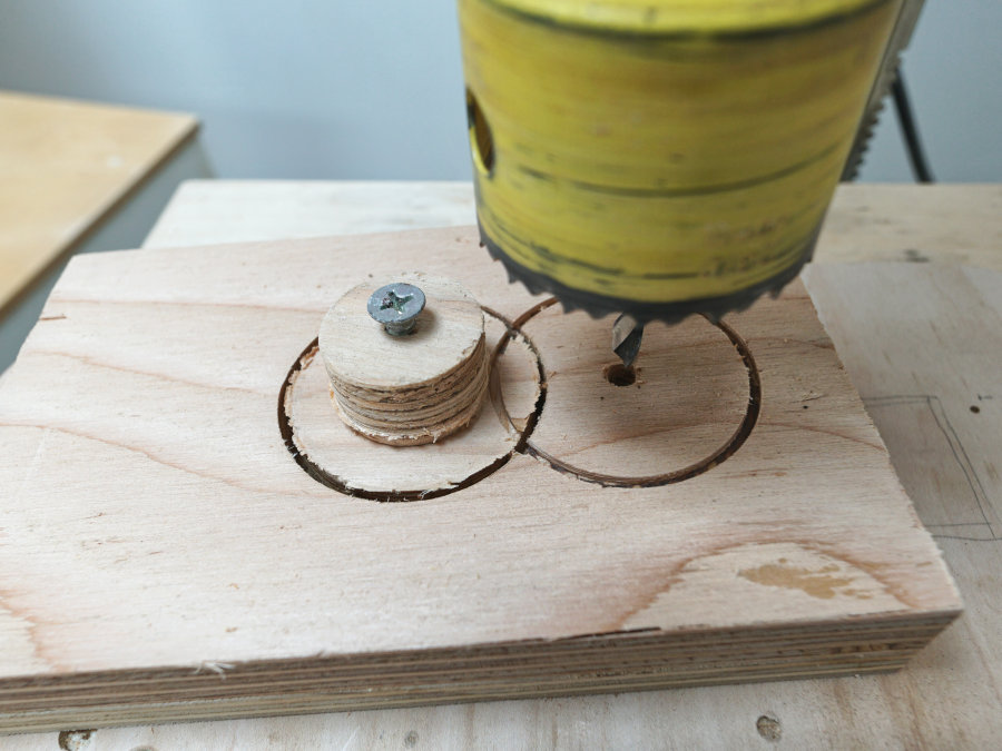 Make perfect star knobs with the help of a simple jig